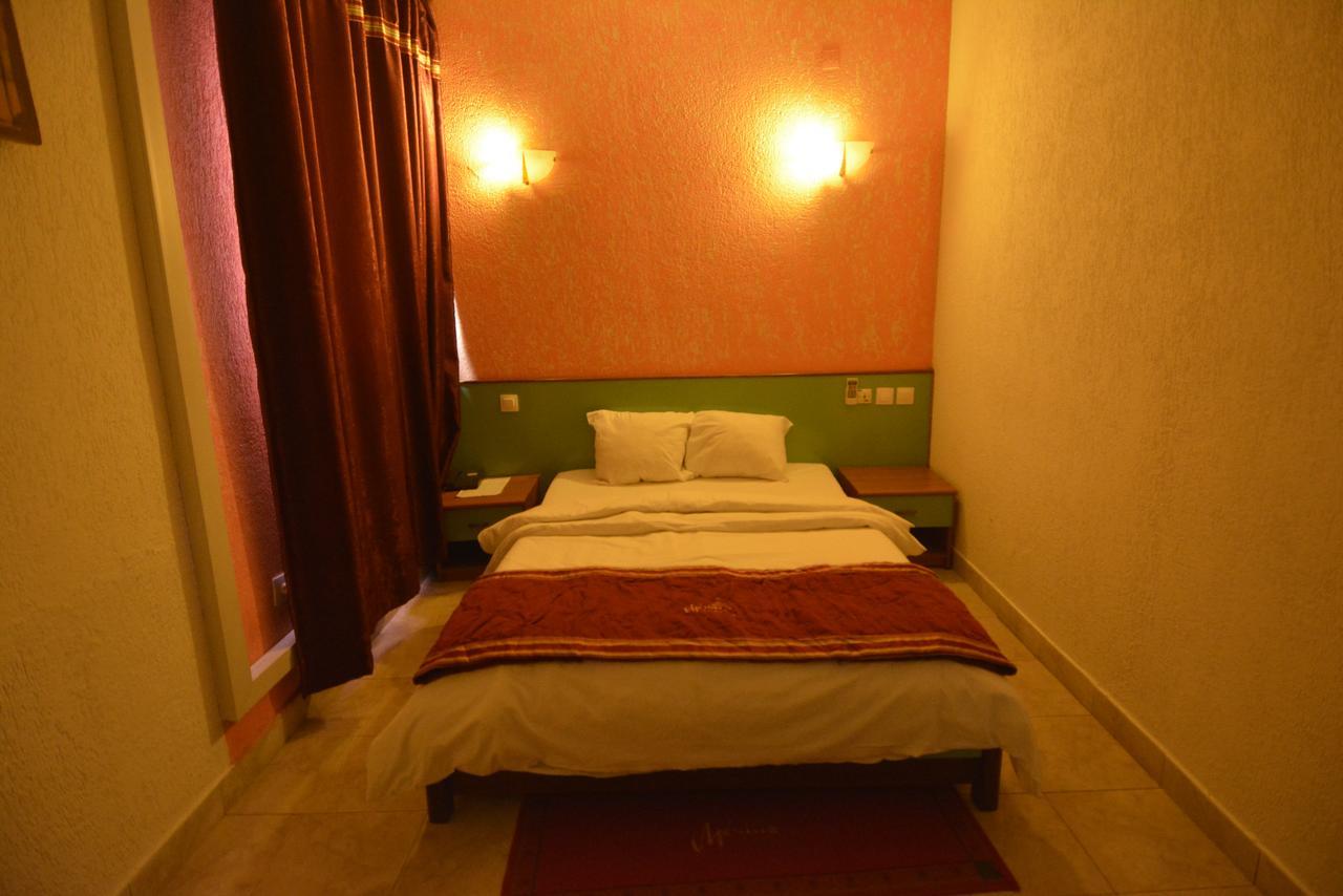 Merina Hotel Yaoundé Exterior foto